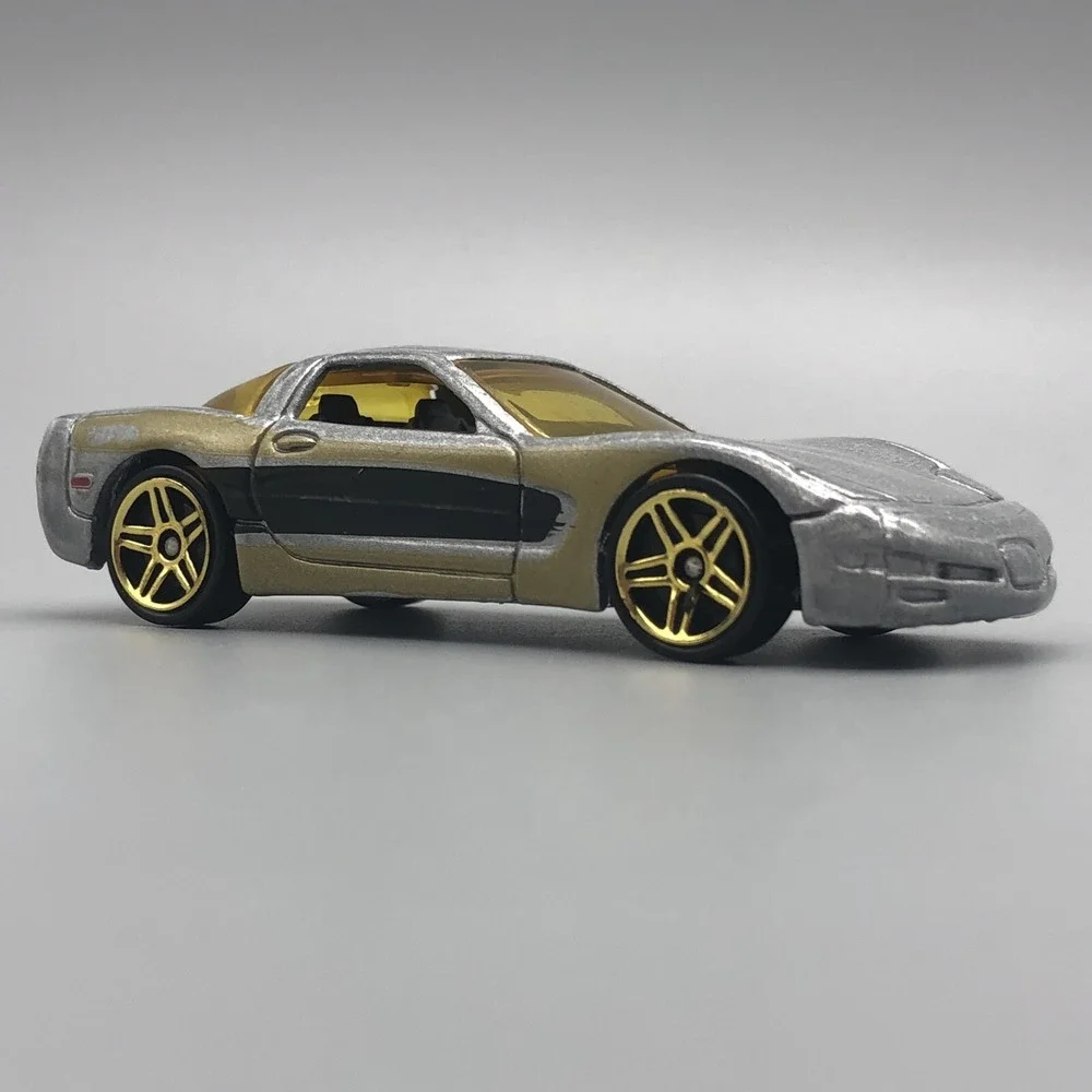 Hot Wheels 1997 '97 Chevrolet Chevy Corvette Car Silver Diecast 1/64 Scale
